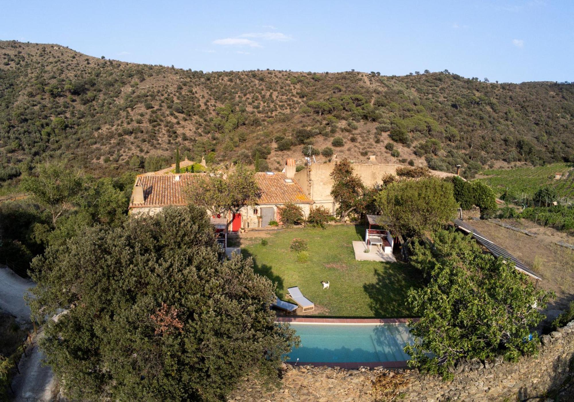 Mas Estela Lila Apartment